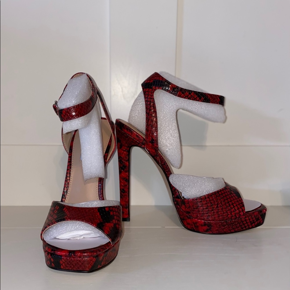 Steve Madden Snake skin heels